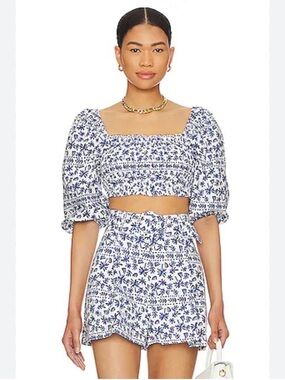 MINKPINK Ithica Cotton Poplin Pleated Shorts in Blue & White Print size L